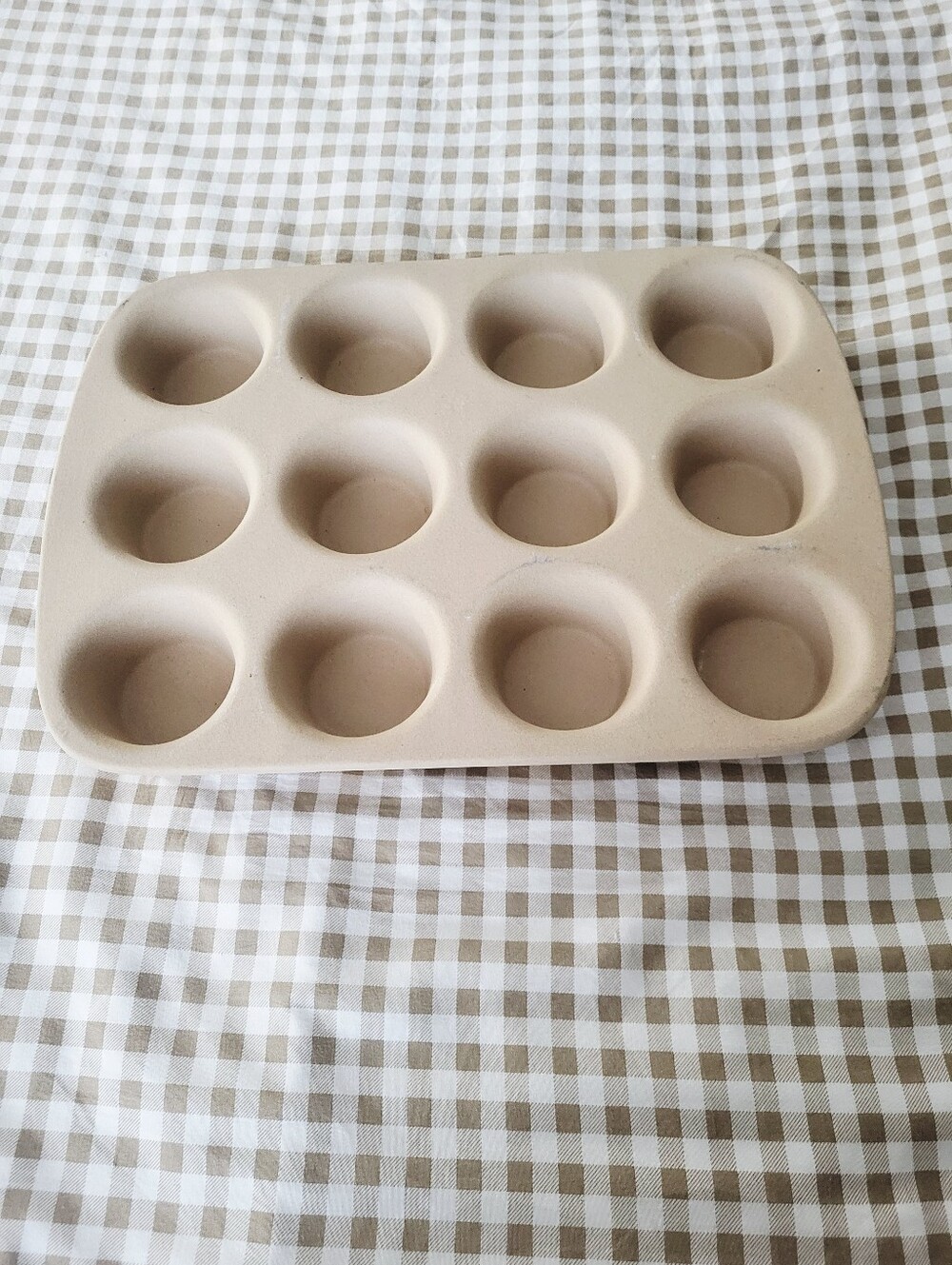 Pampered Chef Family Heritage Stoneware Classic Collection Cupcake Muffin Pan